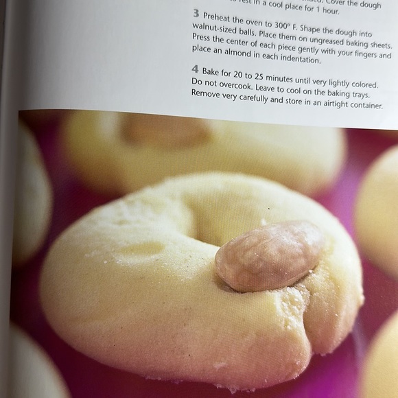 The Middle Eastern Cookbook Hardcover in English - Picture 7 of 11